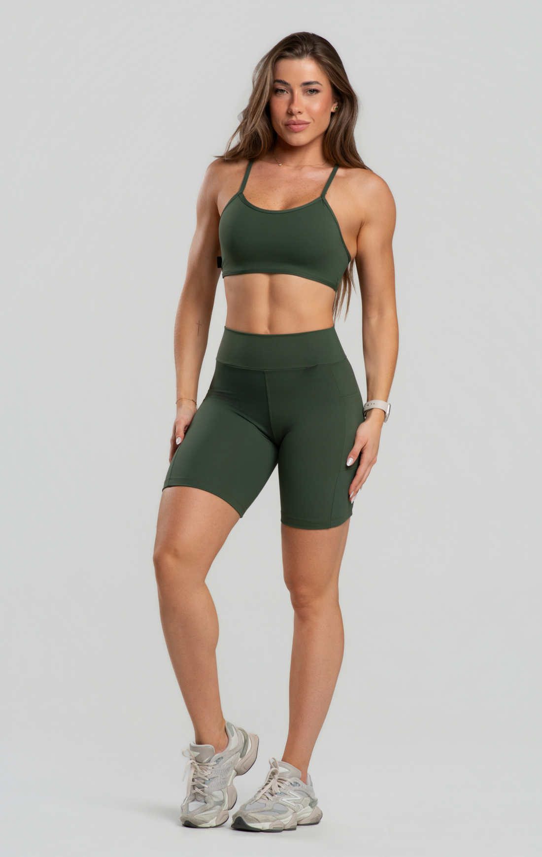 Conjunto Fitness Feminino reforçado Bermuda Com Bolso Poliamida Zero Transparência, Top Tira