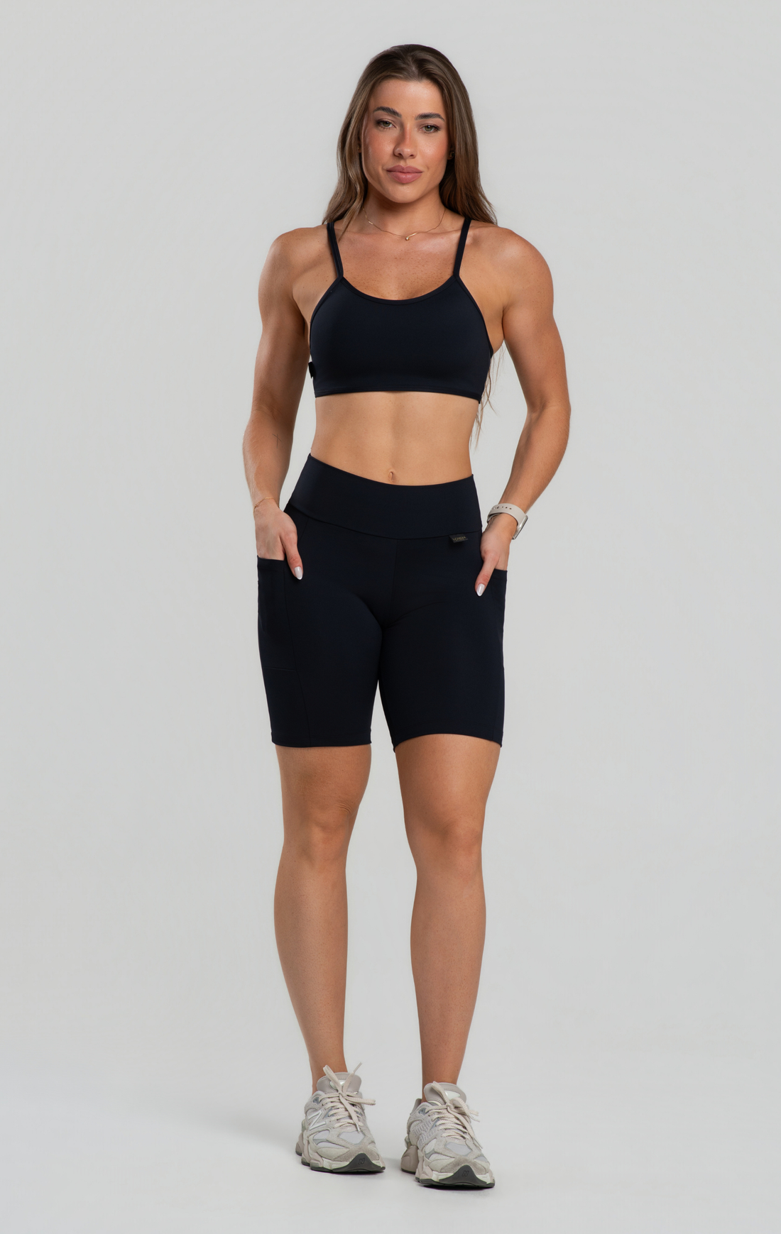 Conjunto Fitness Feminino reforçado Bermuda Com Bolso Poliamida Zero Transparência, Top Tira