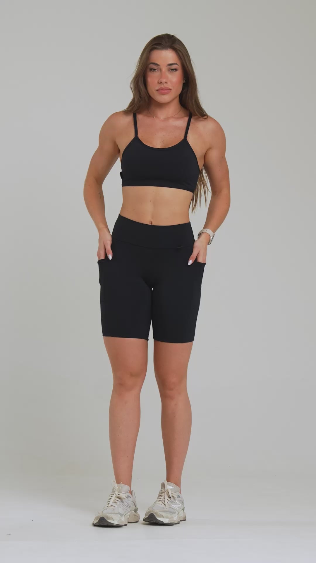 Conjunto Fitness Feminino reforçado Bermuda Com Bolso Poliamida Zero Transparência, Top Tira